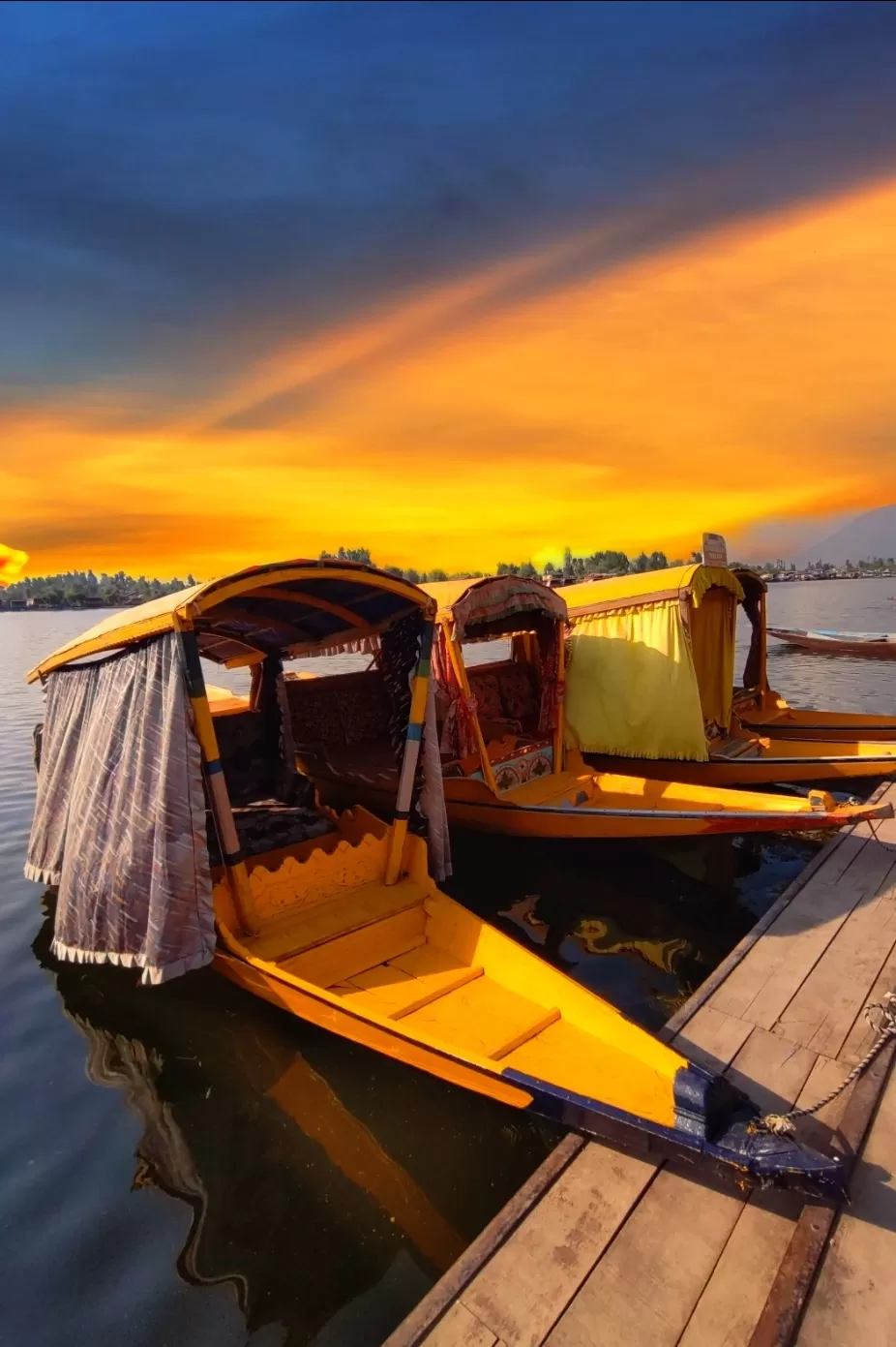 Photo of Dal Lake By Suhail Sidiq