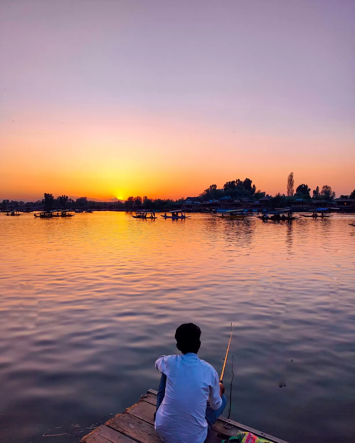 Photo of Dal Lake By Suhail Sidiq
