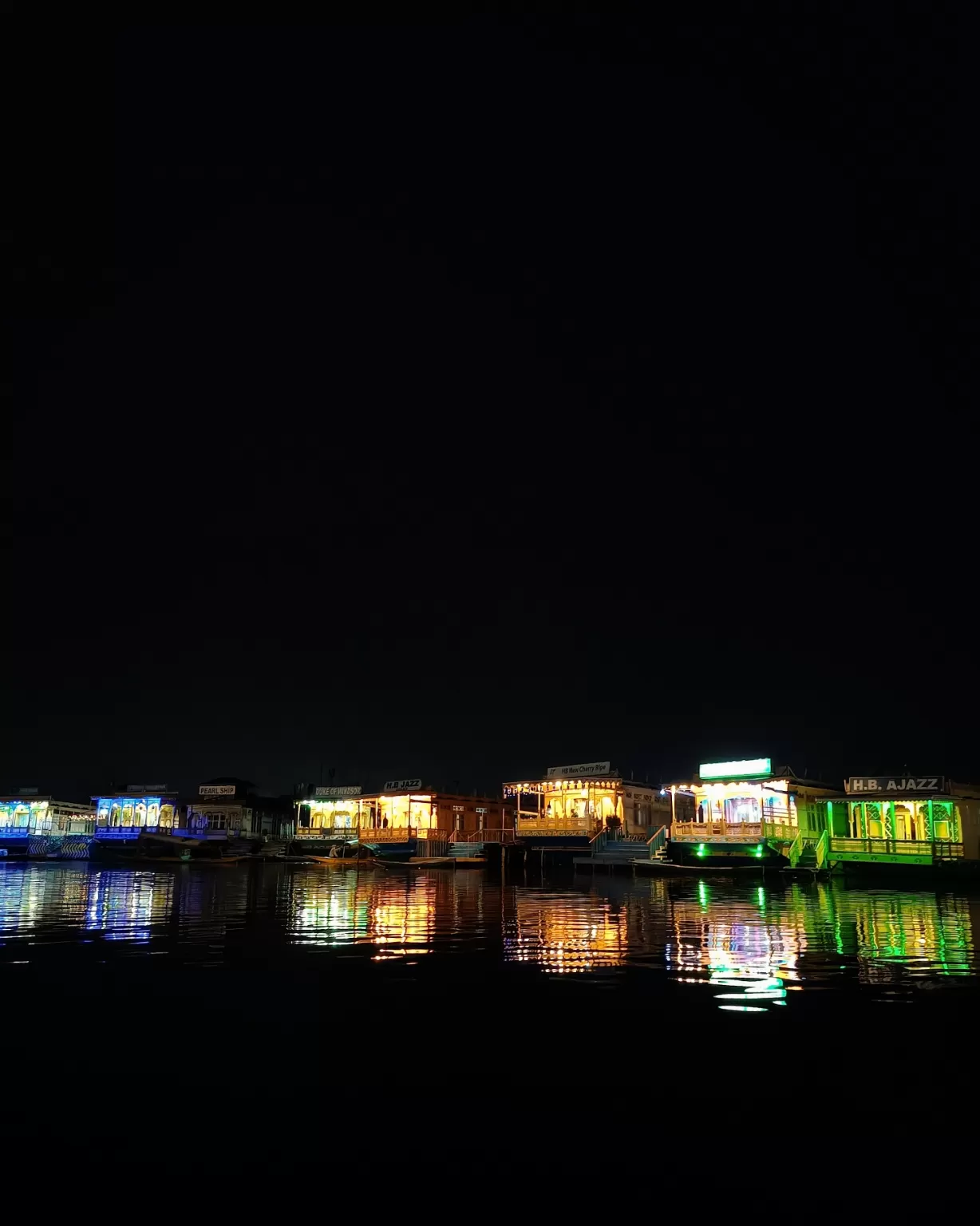 Photo of Dal Lake By Suhail Sidiq