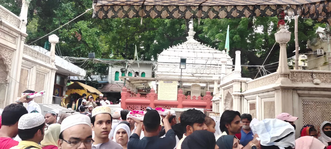 Photo of Hazrat Nizamuddin Aulia Dargah By Benjamin Kochhar