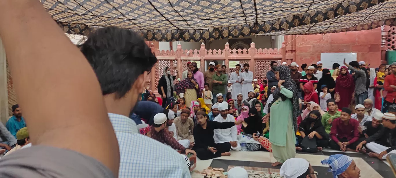 Photo of Hazrat Nizamuddin Aulia Dargah By Benjamin Kochhar