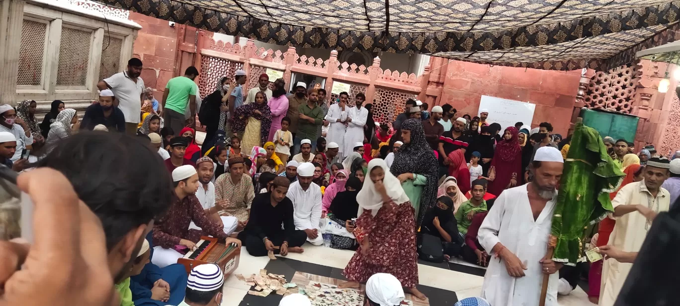 Photo of Hazrat Nizamuddin Aulia Dargah By Benjamin Kochhar