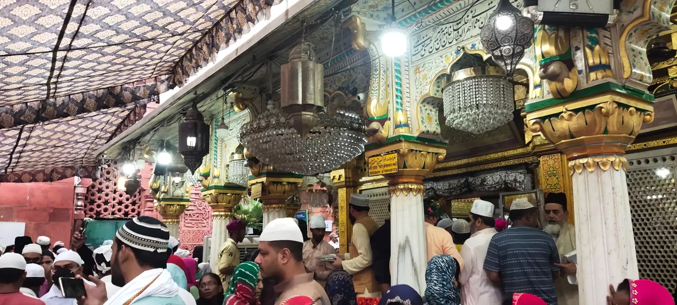 Photo of Hazrat Nizamuddin Aulia Dargah By Benjamin Kochhar