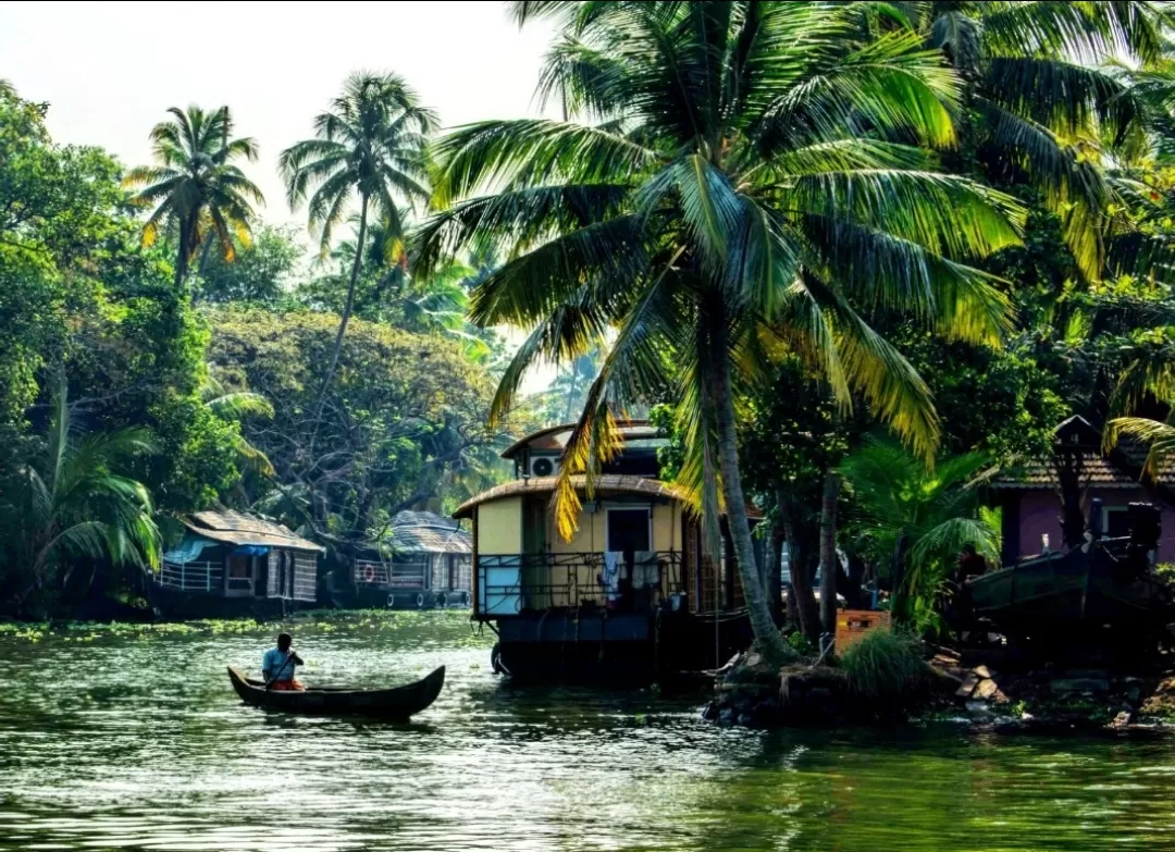 Photo of Alleppey Backwater By Satyaki Acharya