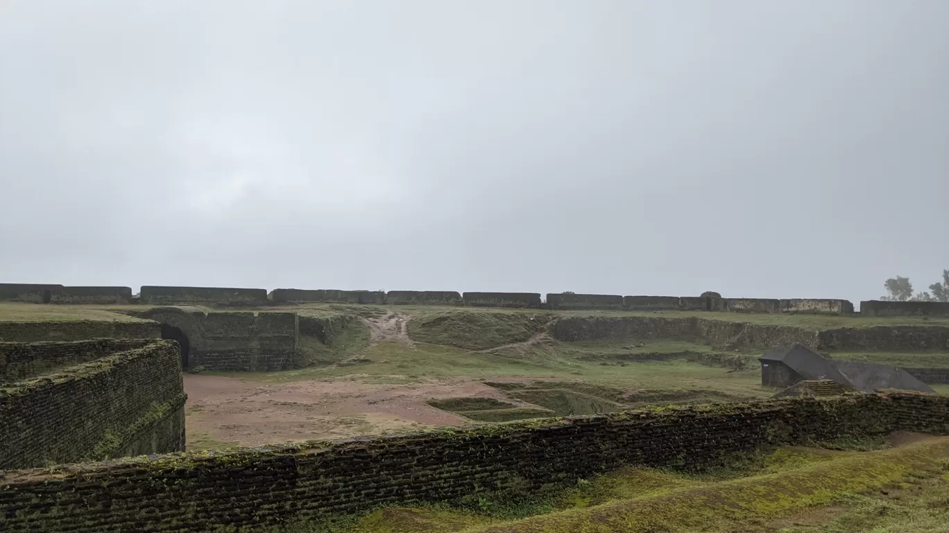 Photo of Manjarabad Fort By Mahanth Mallikarjun