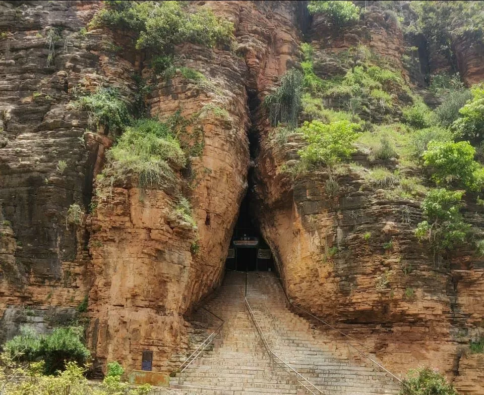 Photo of Yaganti Temple By Sai Nandini Nerella