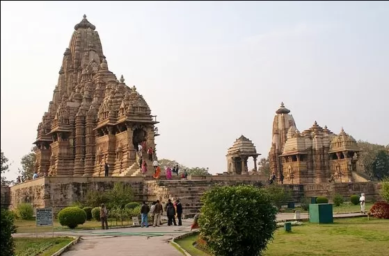 Photo of Kandariya Mahadev Temple By 𝔑𝔦𝔱𝔦𝔫 𝔎𝔲𝔪𝔞𝔯 𝔓𝔯𝔞𝔧𝔞𝔭𝔞𝔱𝔦