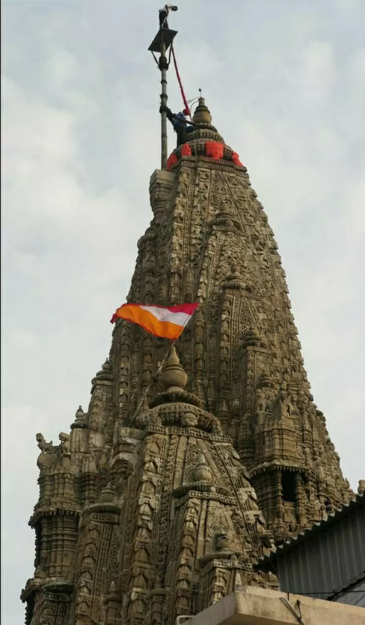 Photo of Dwarakadheesh Temple By 𝔑𝔦𝔱𝔦𝔫 𝔎𝔲𝔪𝔞𝔯 𝔓𝔯𝔞𝔧𝔞𝔭𝔞𝔱𝔦