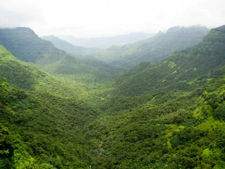 Photo of Amboli Water Falls By 𝔑𝔦𝔱𝔦𝔫 𝔎𝔲𝔪𝔞𝔯 𝔓𝔯𝔞𝔧𝔞𝔭𝔞𝔱𝔦