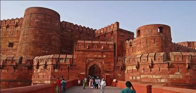 Photo of Agra Fort By 𝔑𝔦𝔱𝔦𝔫 𝔎𝔲𝔪𝔞𝔯 𝔓𝔯𝔞𝔧𝔞𝔭𝔞𝔱𝔦