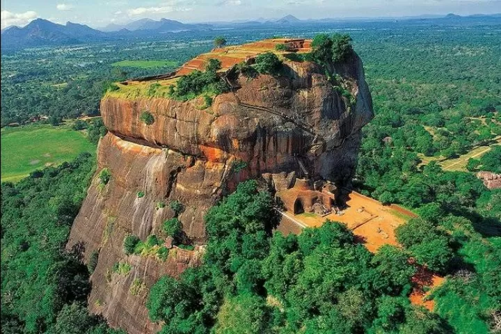 Photo of Sigiriya Rock Fortress By 𝔑𝔦𝔱𝔦𝔫 𝔎𝔲𝔪𝔞𝔯 𝔓𝔯𝔞𝔧𝔞𝔭𝔞𝔱𝔦