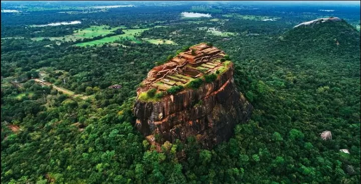 Photo of Sigiriya Rock Fortress By 𝔑𝔦𝔱𝔦𝔫 𝔎𝔲𝔪𝔞𝔯 𝔓𝔯𝔞𝔧𝔞𝔭𝔞𝔱𝔦