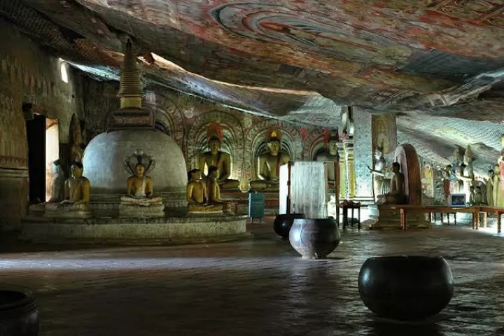 Photo of Dambulla Cave Temple By 𝔑𝔦𝔱𝔦𝔫 𝔎𝔲𝔪𝔞𝔯 𝔓𝔯𝔞𝔧𝔞𝔭𝔞𝔱𝔦