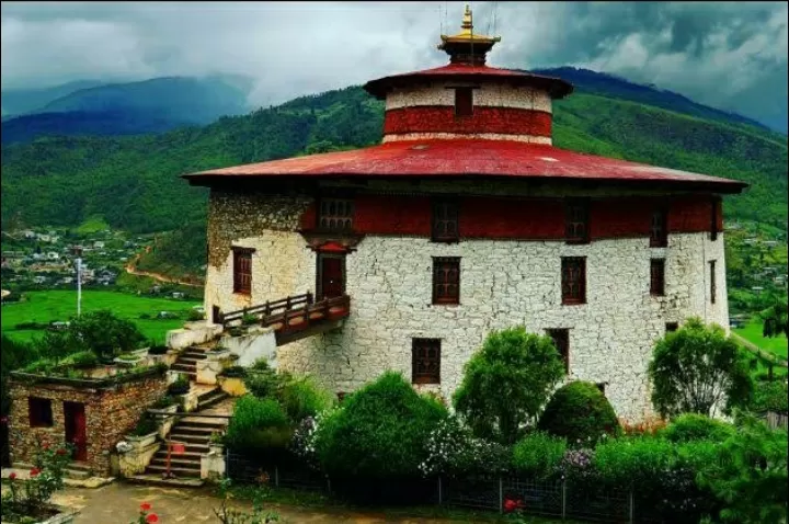 Photo of National Museum of Bhutan By 𝔑𝔦𝔱𝔦𝔫 𝔎𝔲𝔪𝔞𝔯 𝔓𝔯𝔞𝔧𝔞𝔭𝔞𝔱𝔦