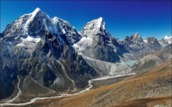 Photo of Sagarmatha National Park By 𝔑𝔦𝔱𝔦𝔫 𝔎𝔲𝔪𝔞𝔯 𝔓𝔯𝔞𝔧𝔞𝔭𝔞𝔱𝔦