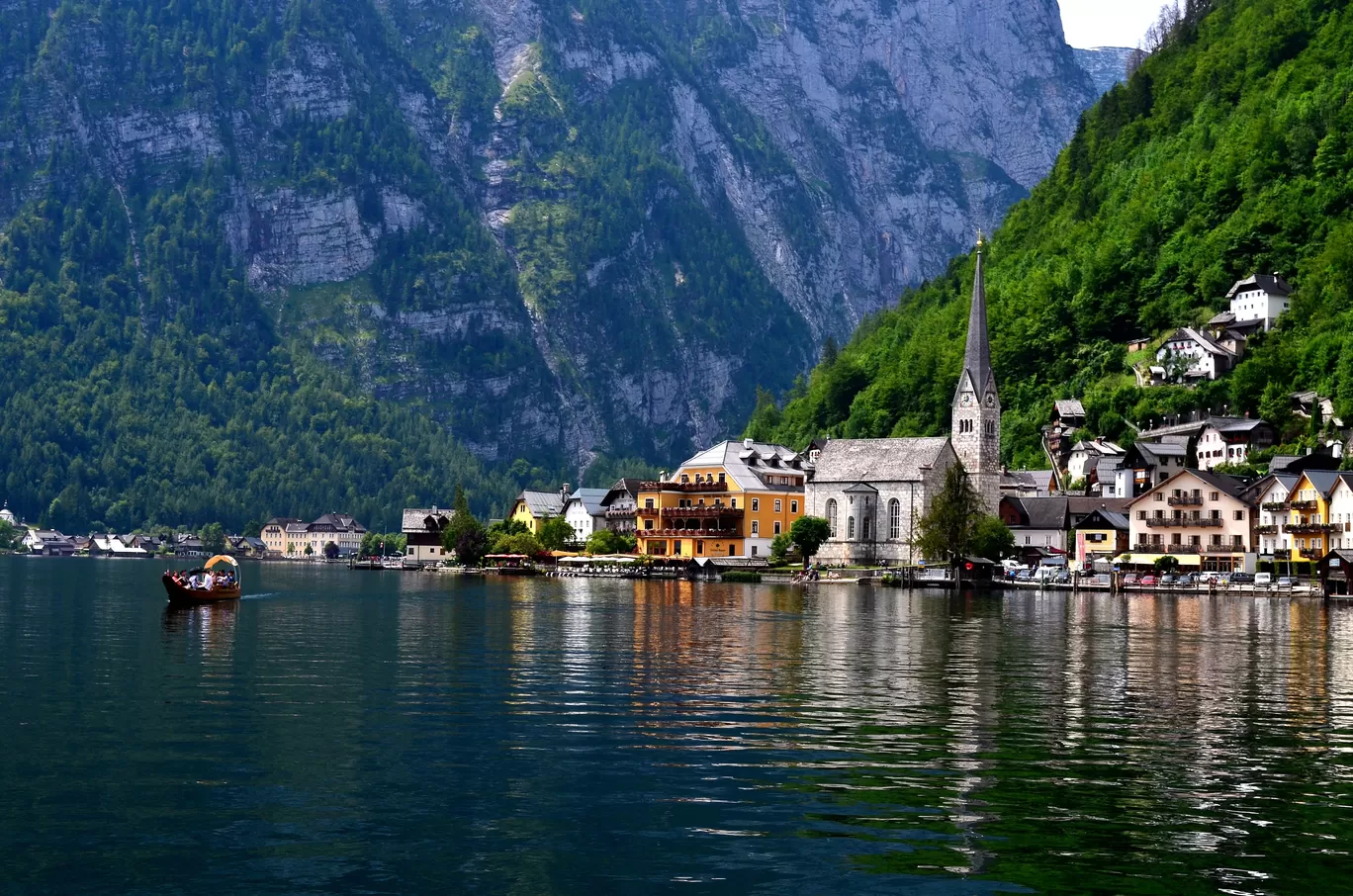 Photo of Hallstatt By Bibek Chaudhuri