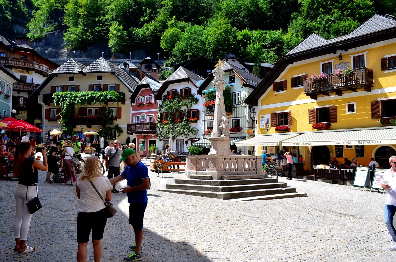 Photo of Hallstatt By Bibek Chaudhuri