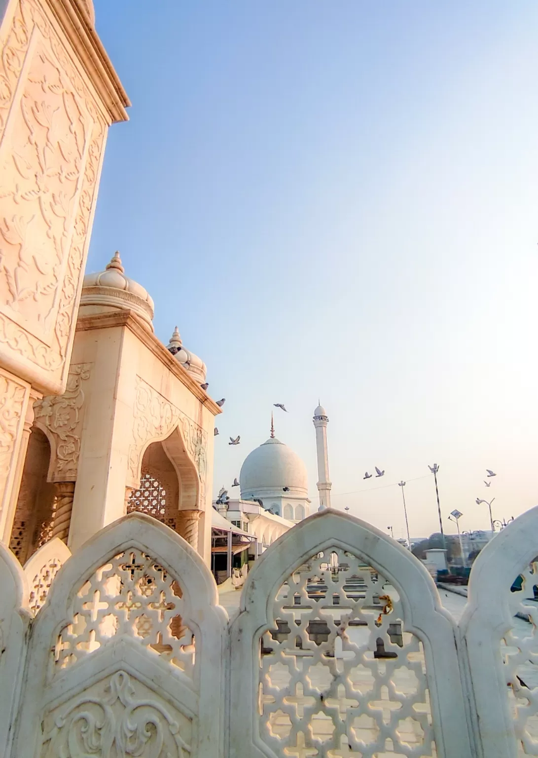 Photo of Hazratbal Masjid By Mosisz Photography