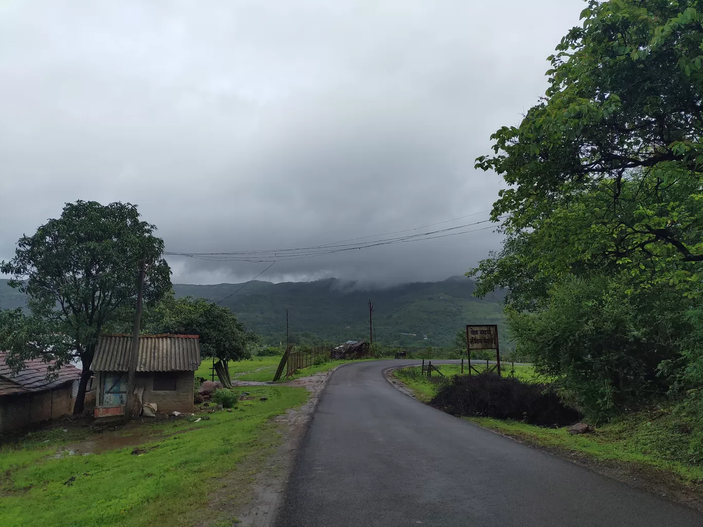 Photo of Madhe Ghat Water Fall By Buddhabhushan Naik