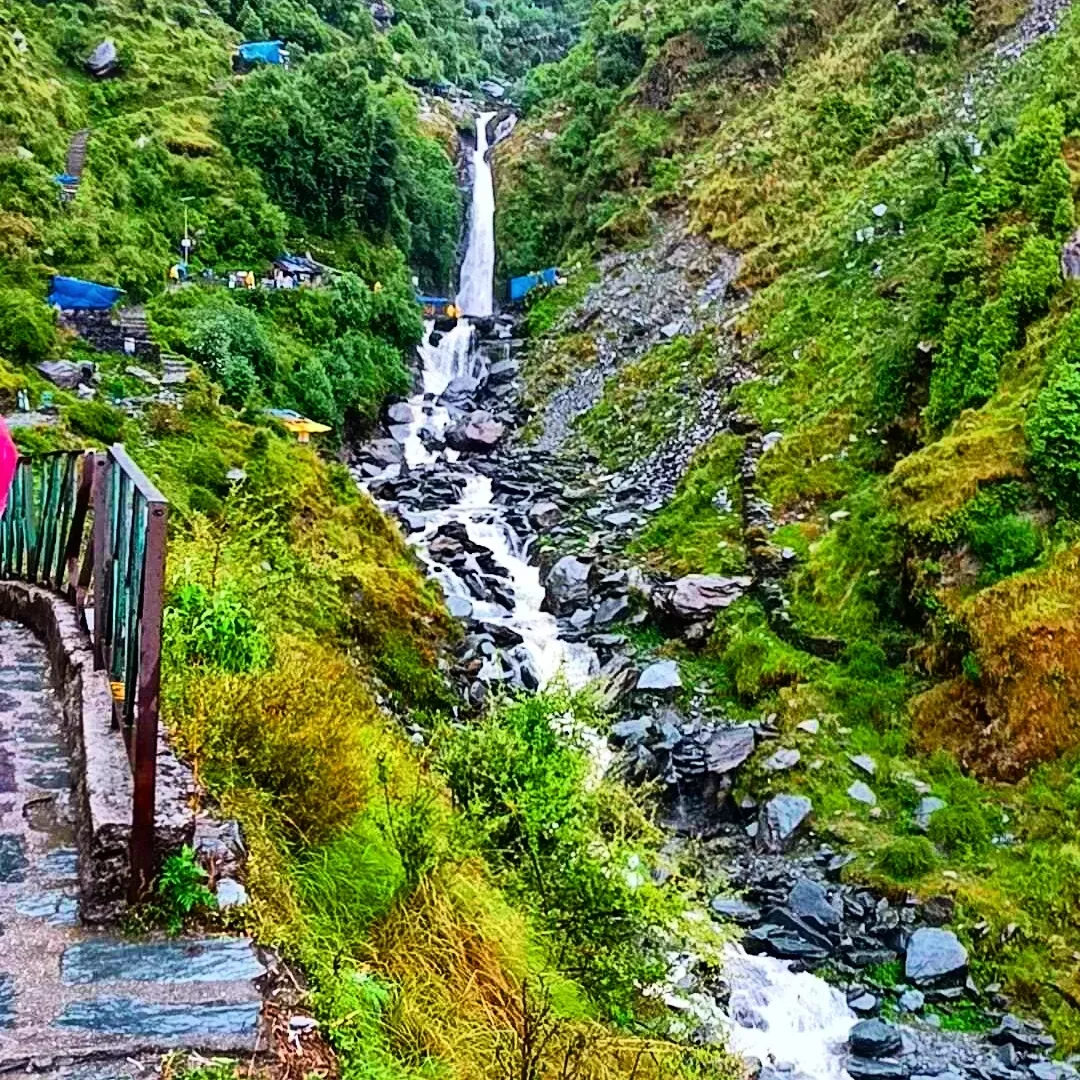 Photo of BhagsuNag waterfall By Saurabh Mashelkar