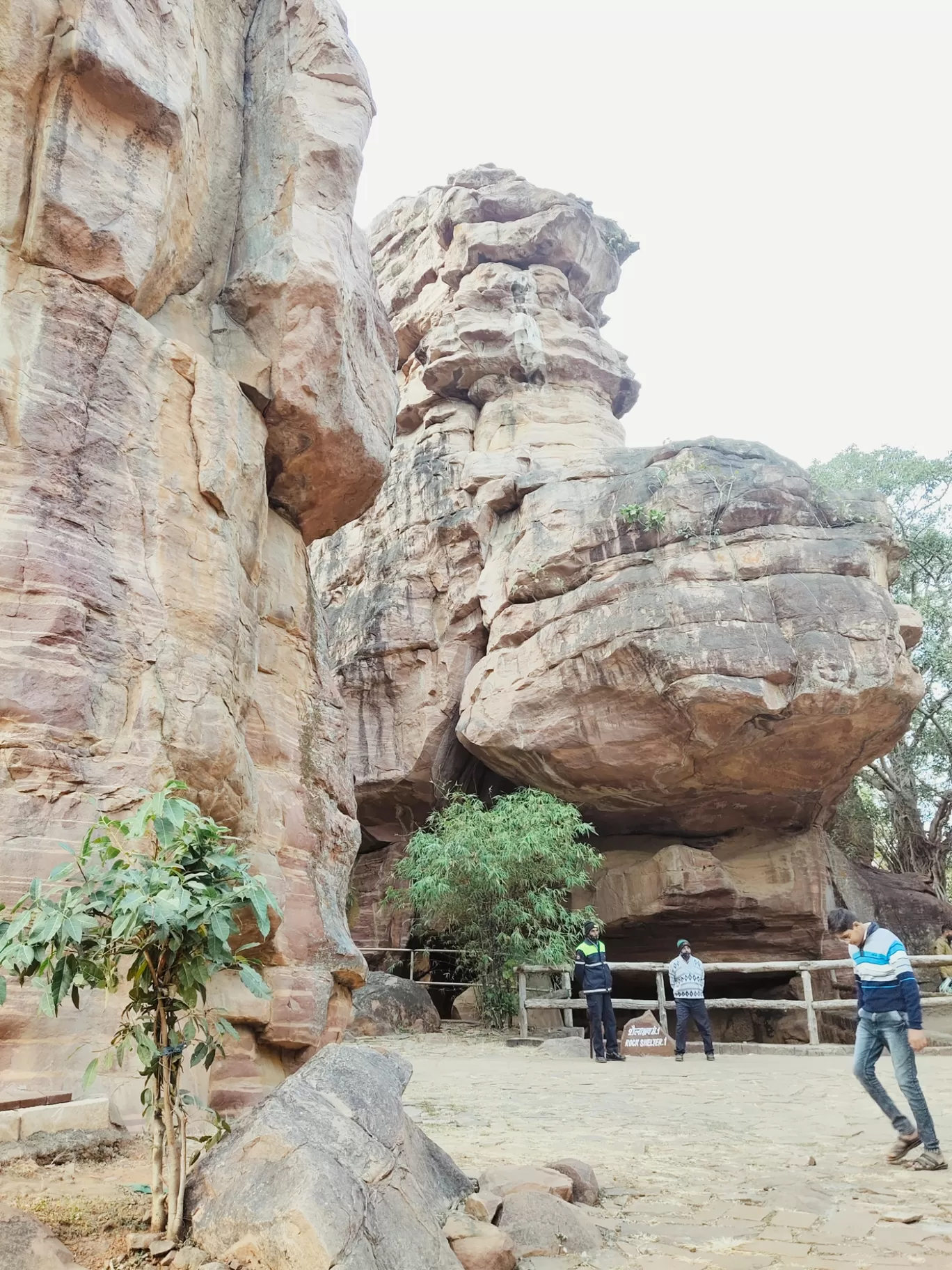 Photo of Bhimbetka rock shelters By Urmi D