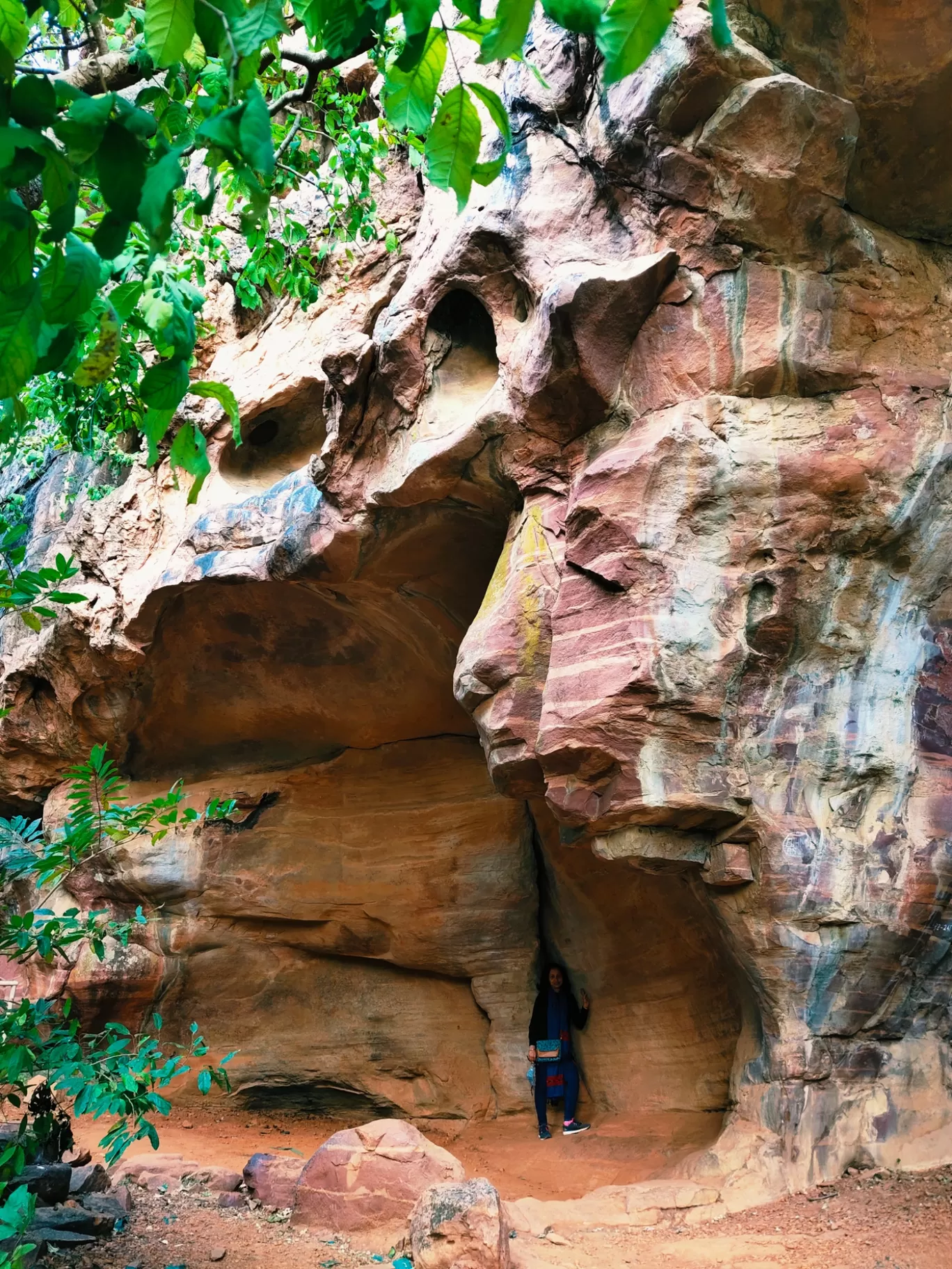 Photo of Bhimbetka rock shelters By Urmi D