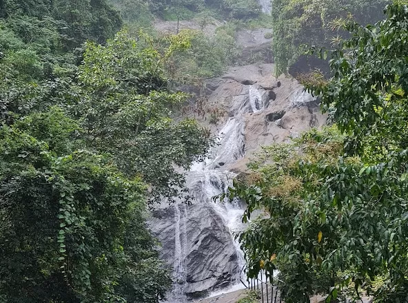 Photo of Siruvani Waterfalls By Vasagan Swamy