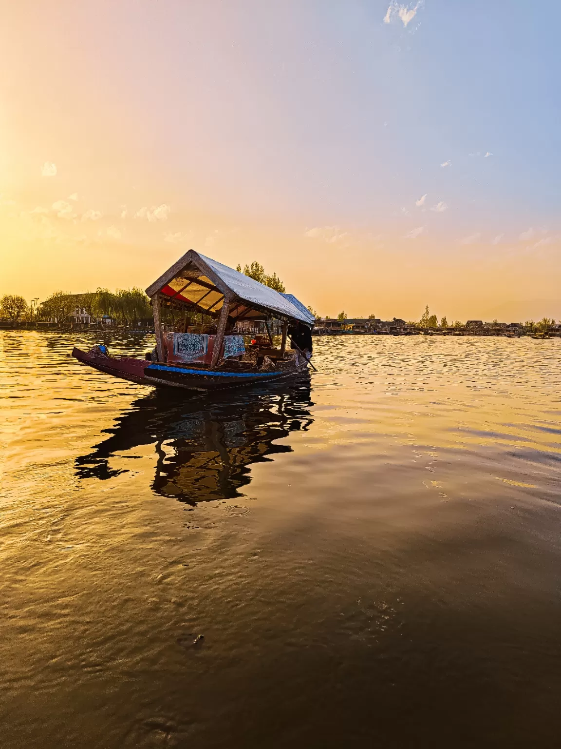 Photo of Dal Lake By Nargis Farheena 