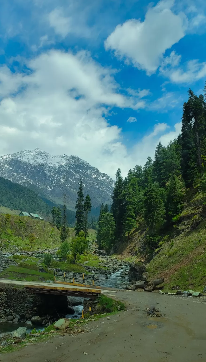 Photo of Aru Valley By Nargis Farheena 