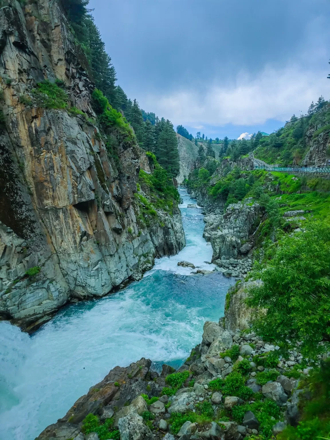 Photo of Aharbal Waterfall By Nargis Farheena 