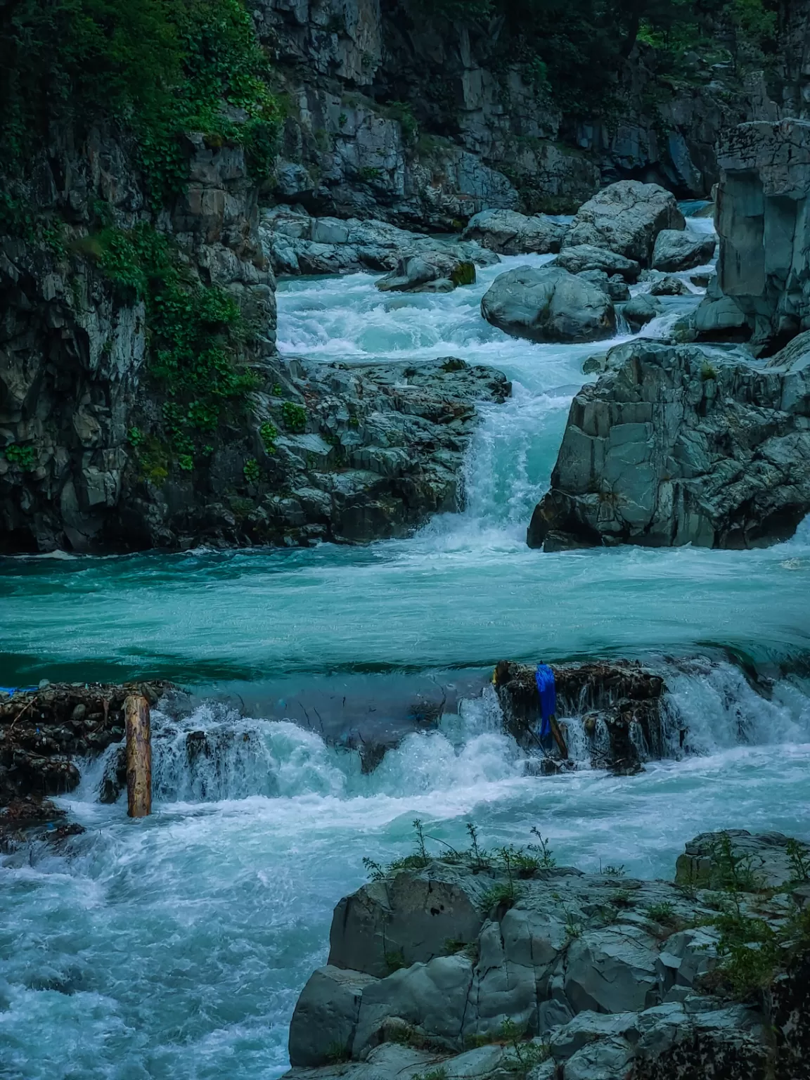 Photo of Aharbal Waterfall By Nargis Farheena 