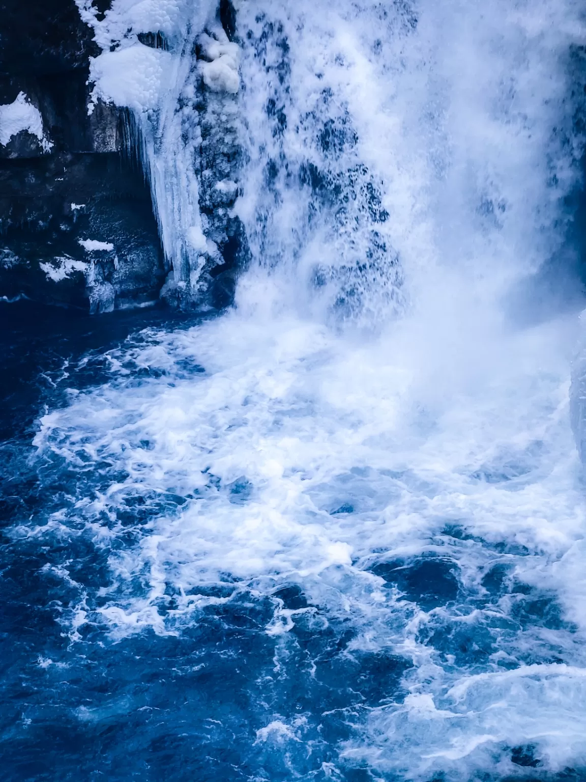 Photo of Aharbal Waterfall By Nargis Farheena 