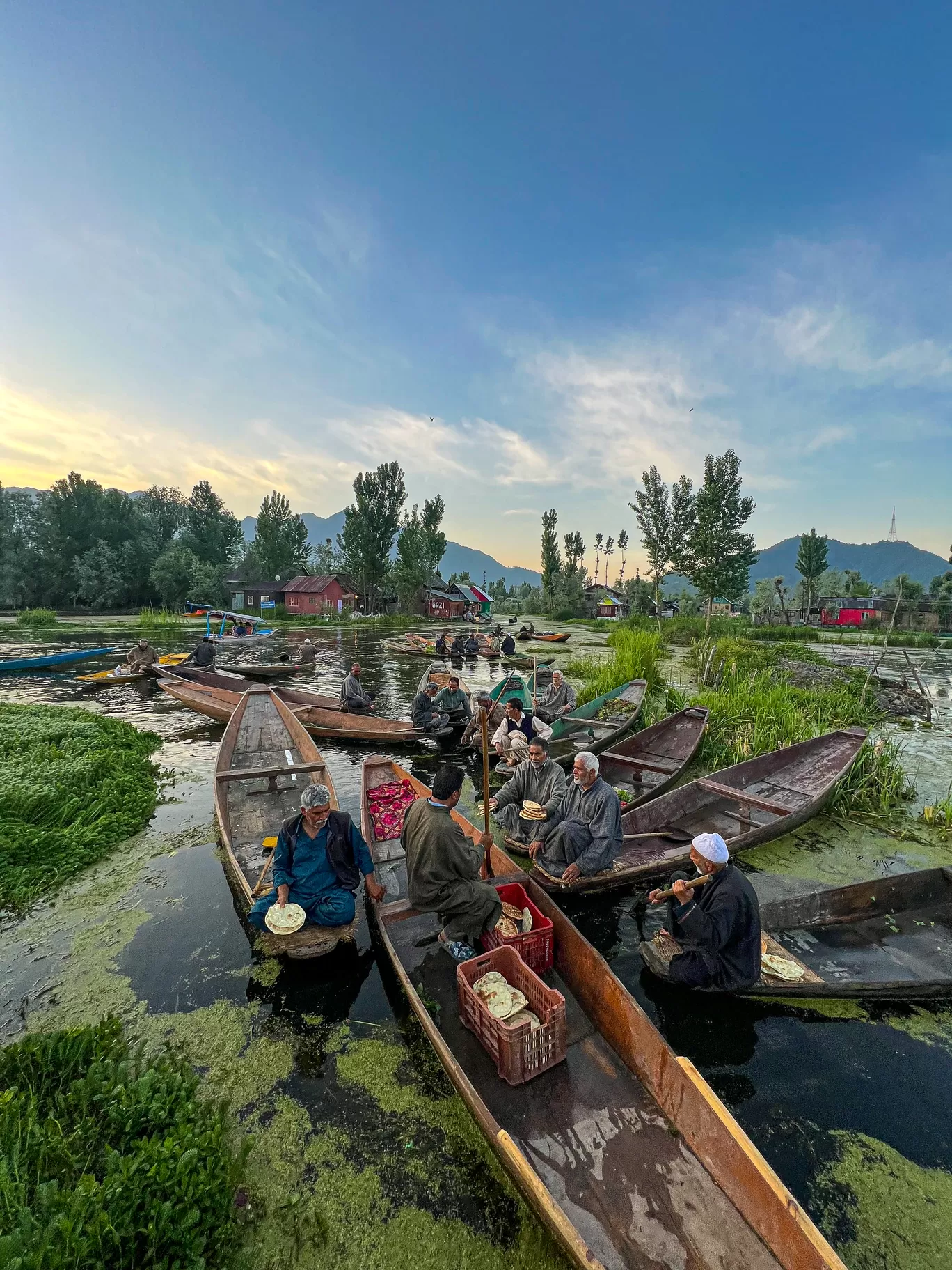 Photo of Dal Lake By Nargis Farheena 