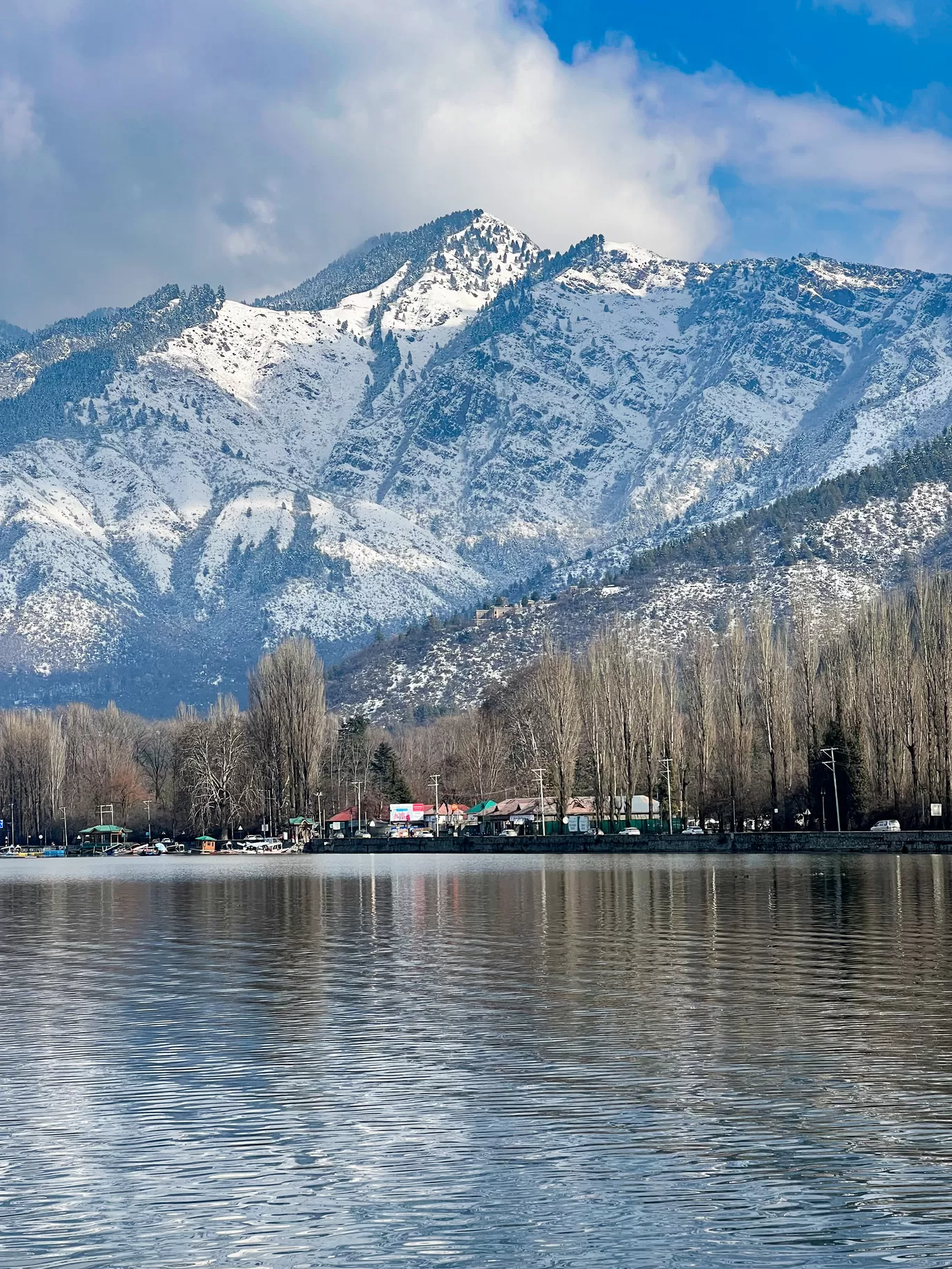 Photo of Dal Lake By Nargis Farheena 