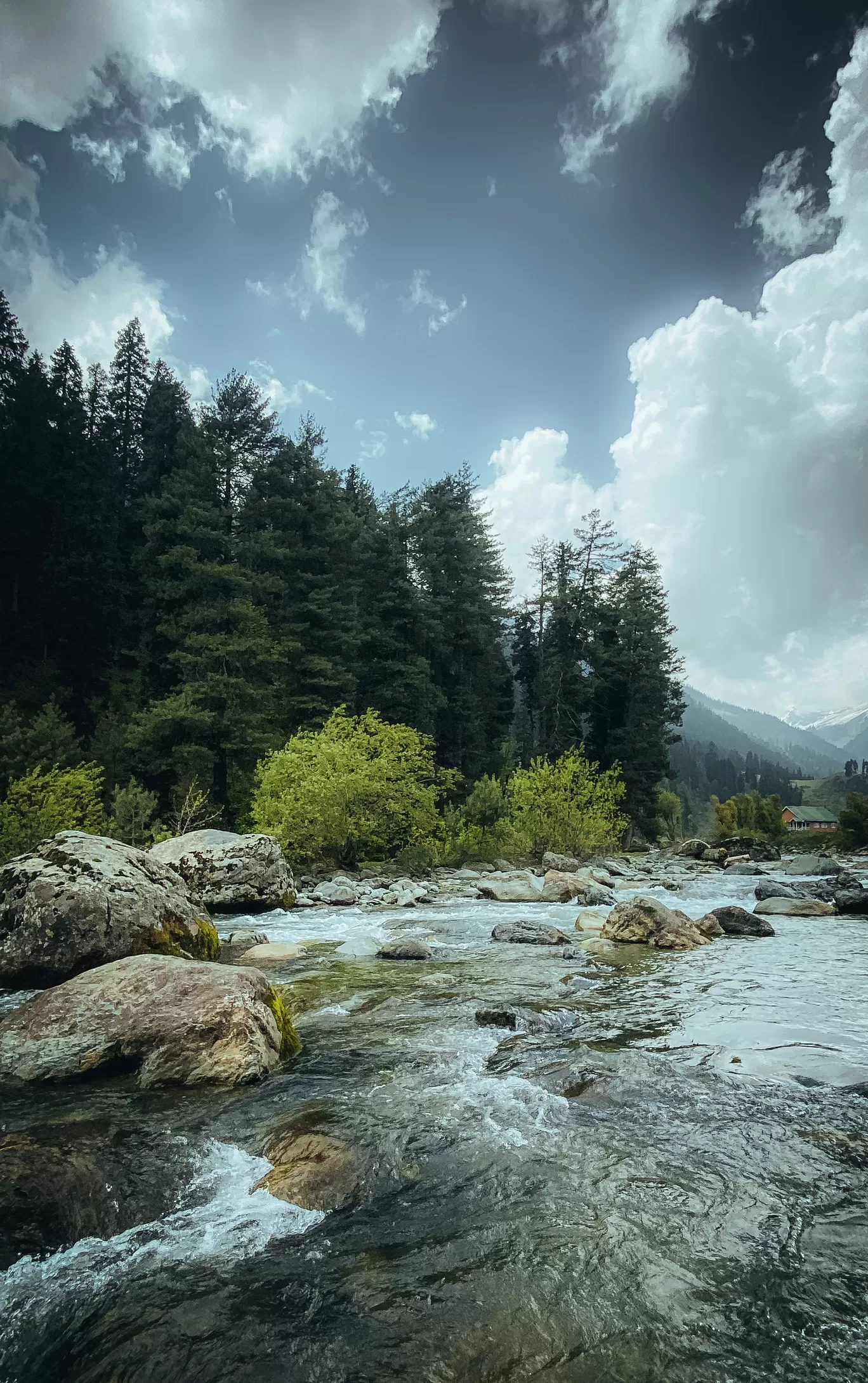 Photo of Aru Valley By Nargis Farheena 