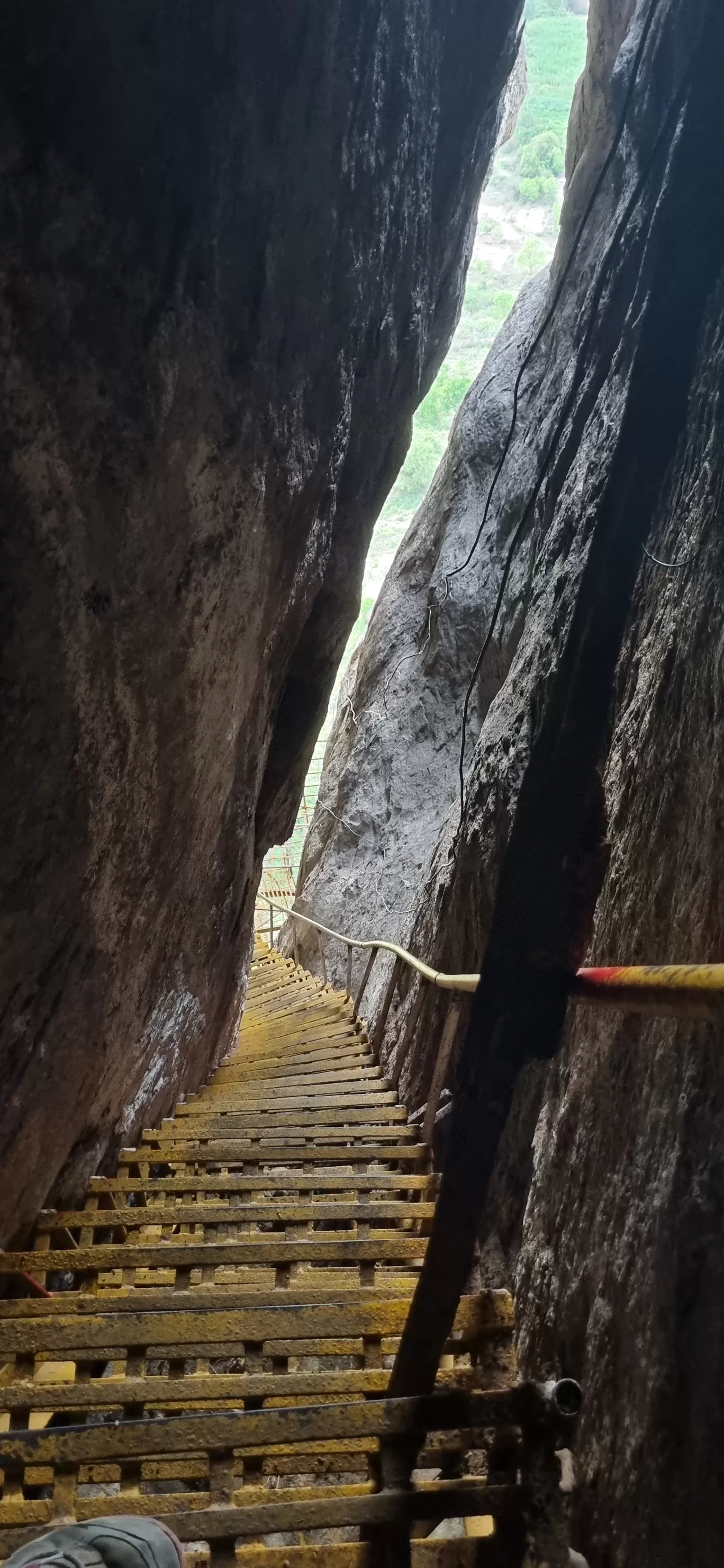 Photo of Puligundu Rock Mountain By Trekking CrabAries