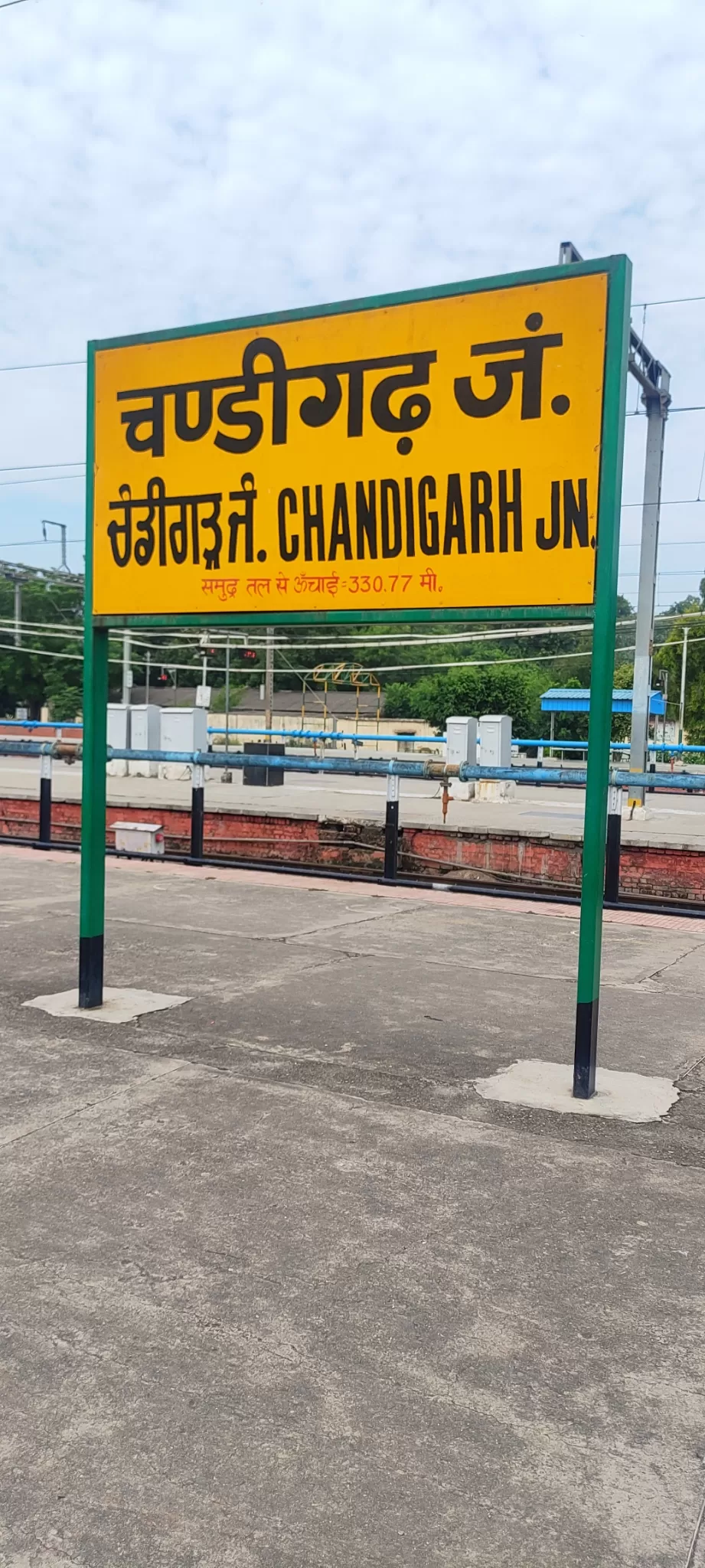 Photo of Railway Station (Chandigarh) By Mithun Rajan