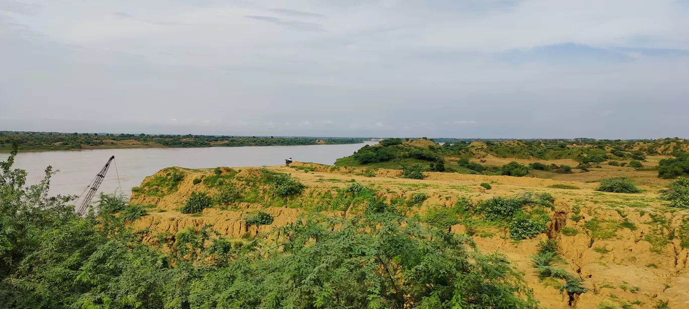 Photo of Yamuna River By Mithun Rajan