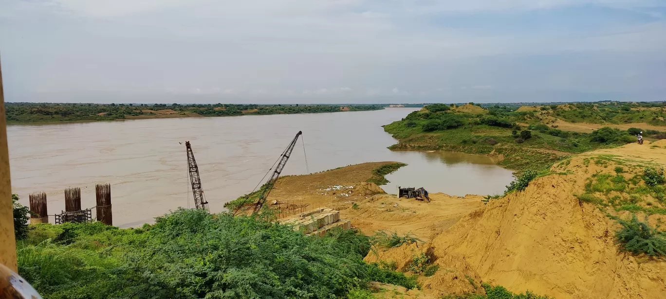 Photo of Yamuna River By Mithun Rajan