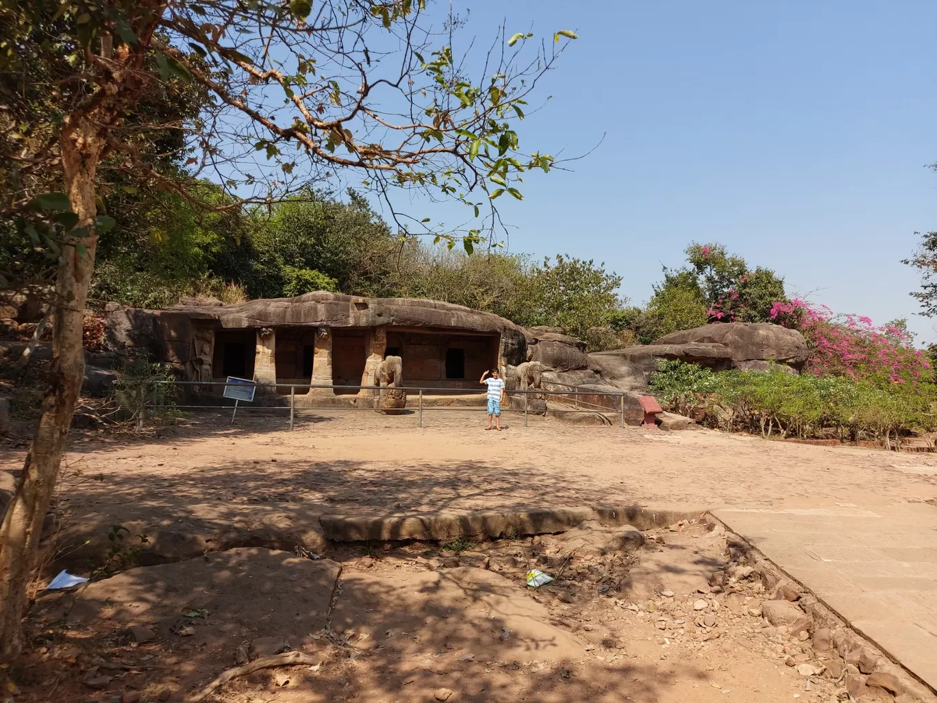 Photo of Udayagiri and Khandagiri Caves By Harjit Singh 