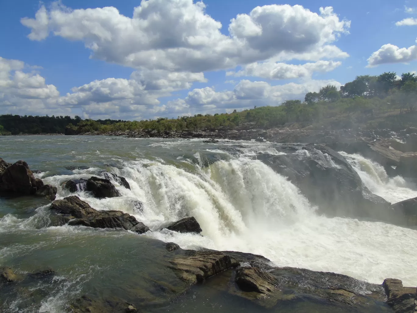 Photo of Dhuandhar Water Fall By Harjit Singh 