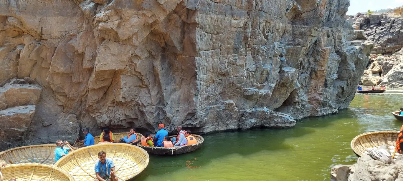 Photo of Hogenakkal Water Falls By Eshita Das