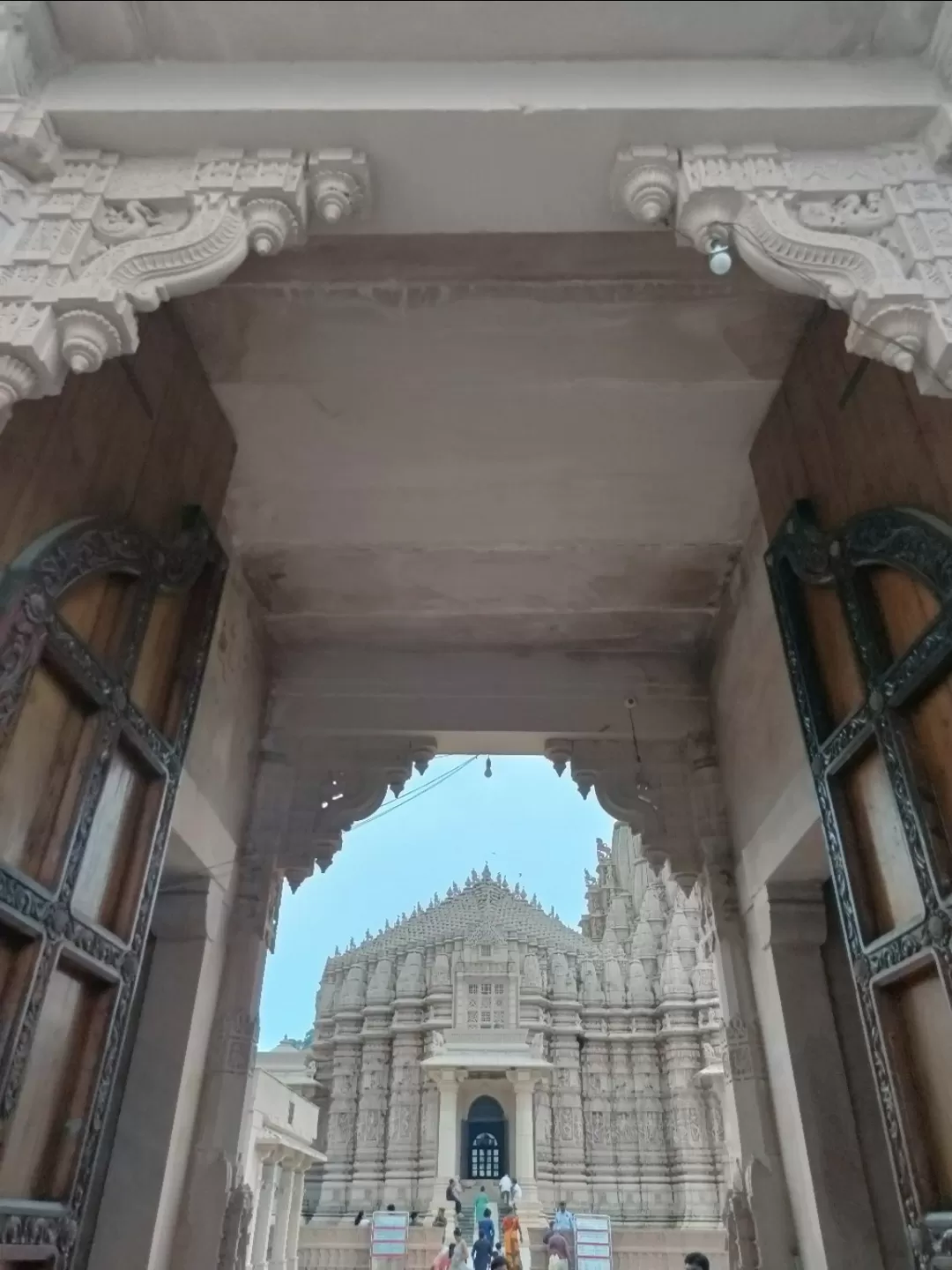 Photo of Shri Ajitnath Bhagwan Shwetamber Jain Derasar By Tejas Modi