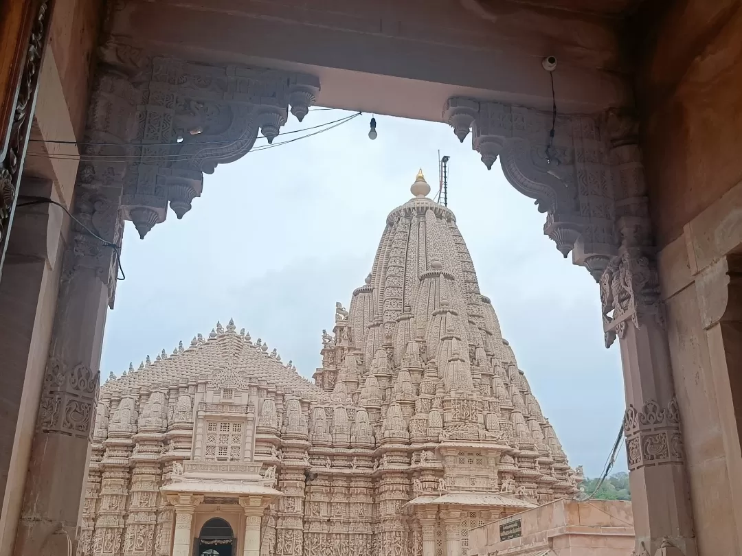 Photo of Shri Ajitnath Bhagwan Shwetamber Jain Derasar By Tejas Modi