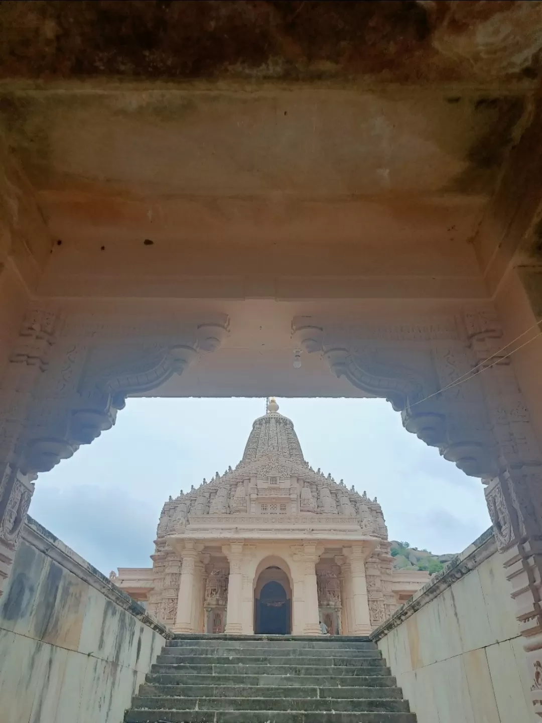 Photo of Shri Ajitnath Bhagwan Shwetamber Jain Derasar By Tejas Modi