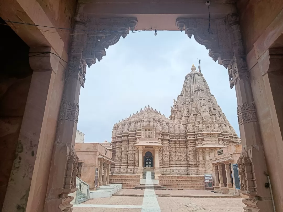 Photo of Shri Ajitnath Bhagwan Shwetamber Jain Derasar By Tejas Modi