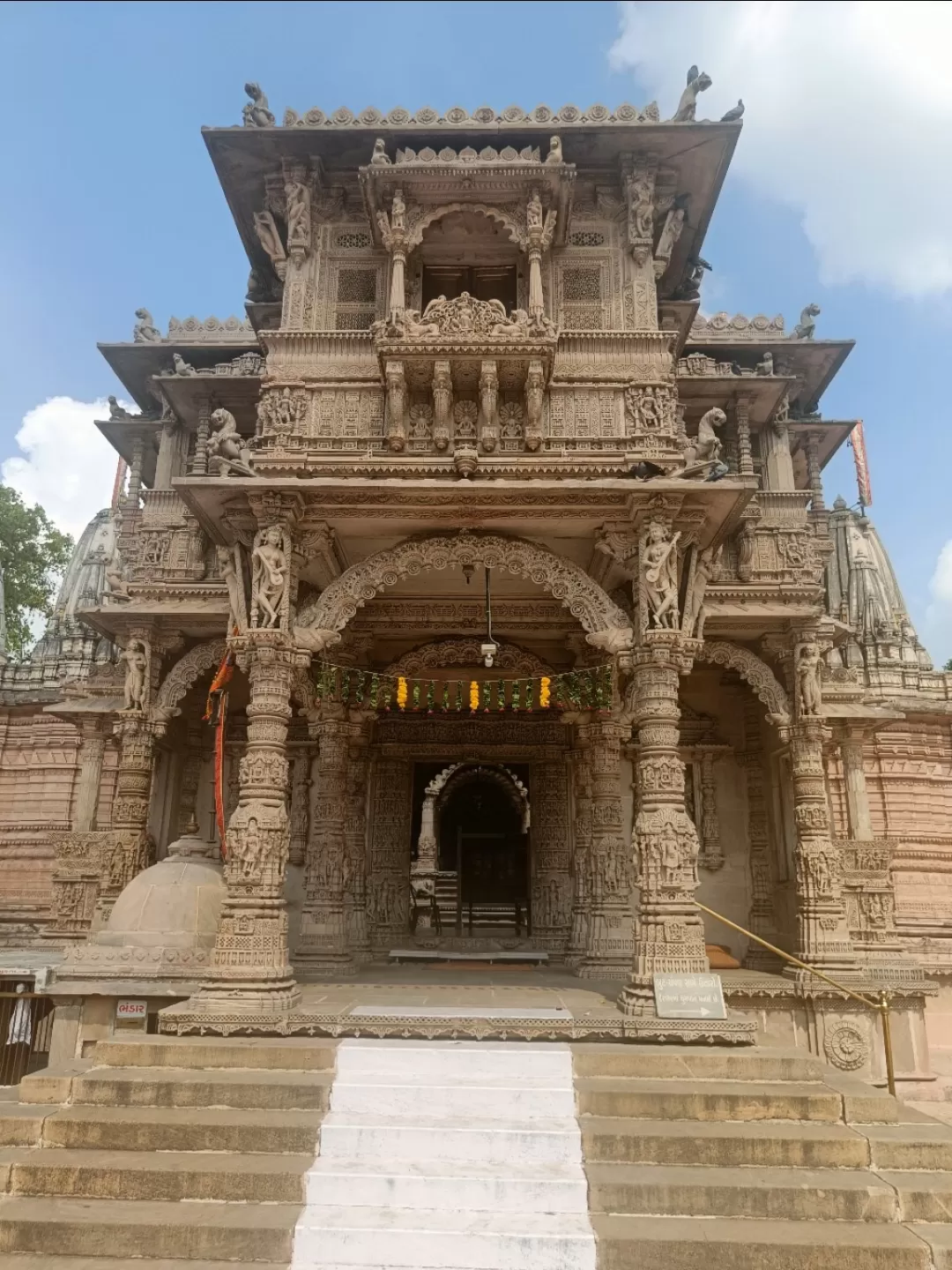 Photo of Hutheesing Jain Temple By Tejas Modi