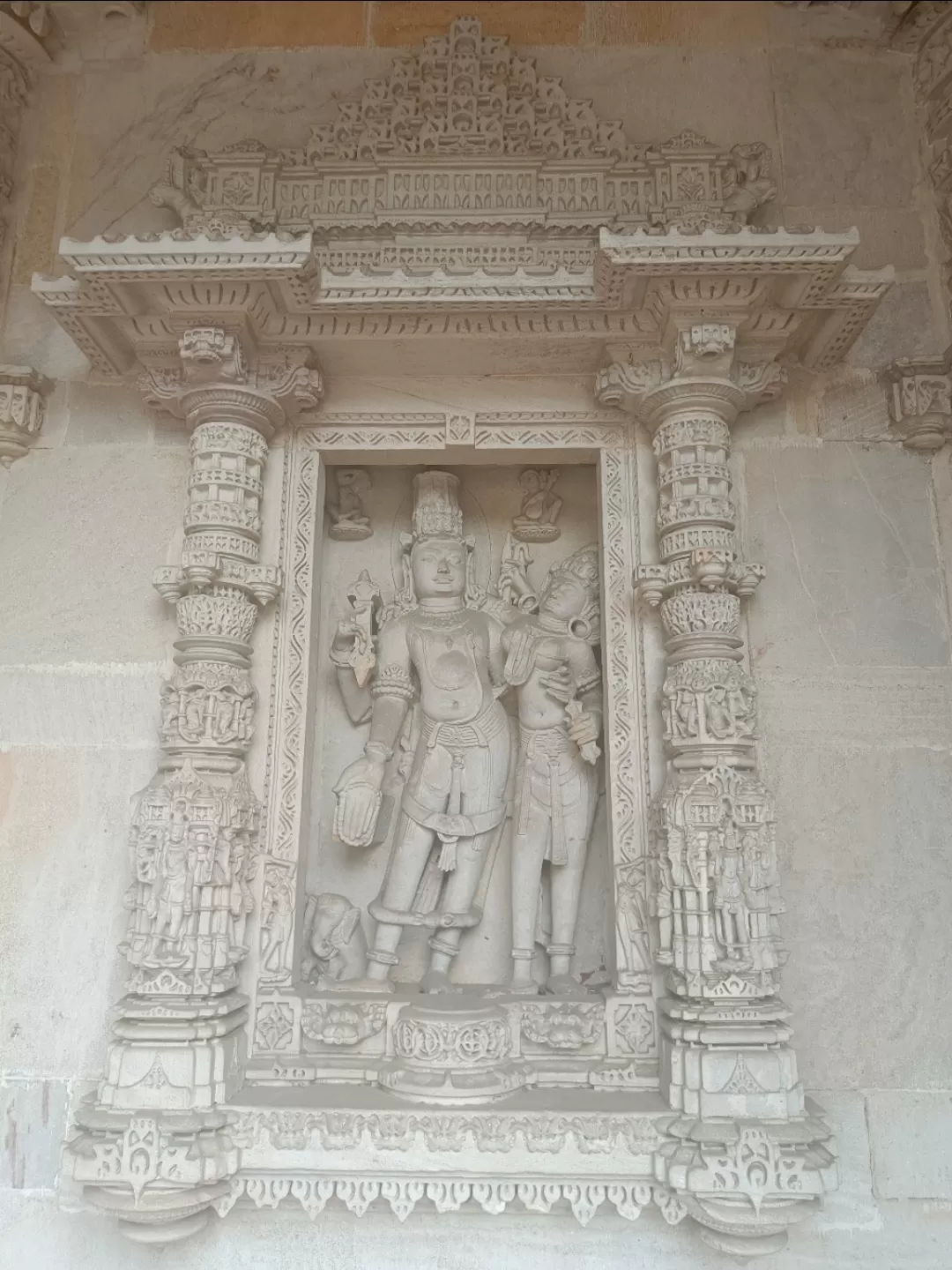 Photo of Hutheesing Jain Temple By Tejas Modi