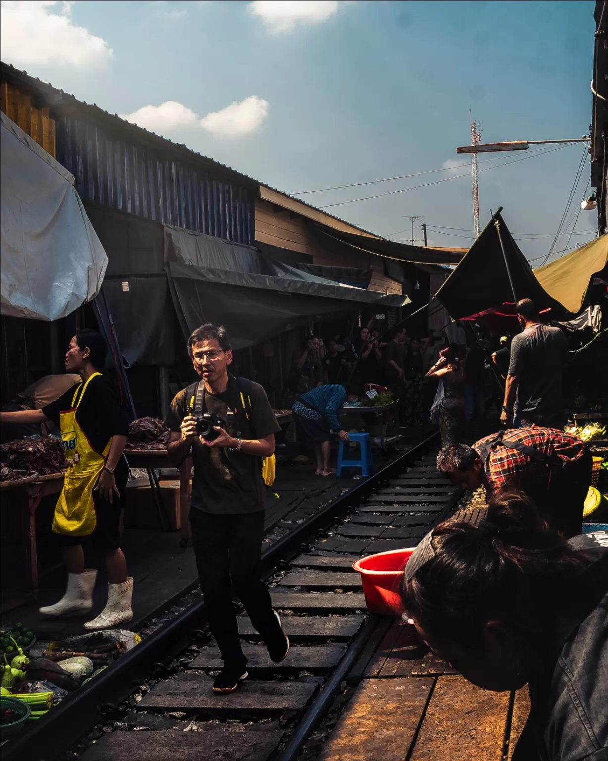 Photo of กาแฟสดรถไฟ Coffee In Train (Maeklong Railway Market) By MAYANK PATEL