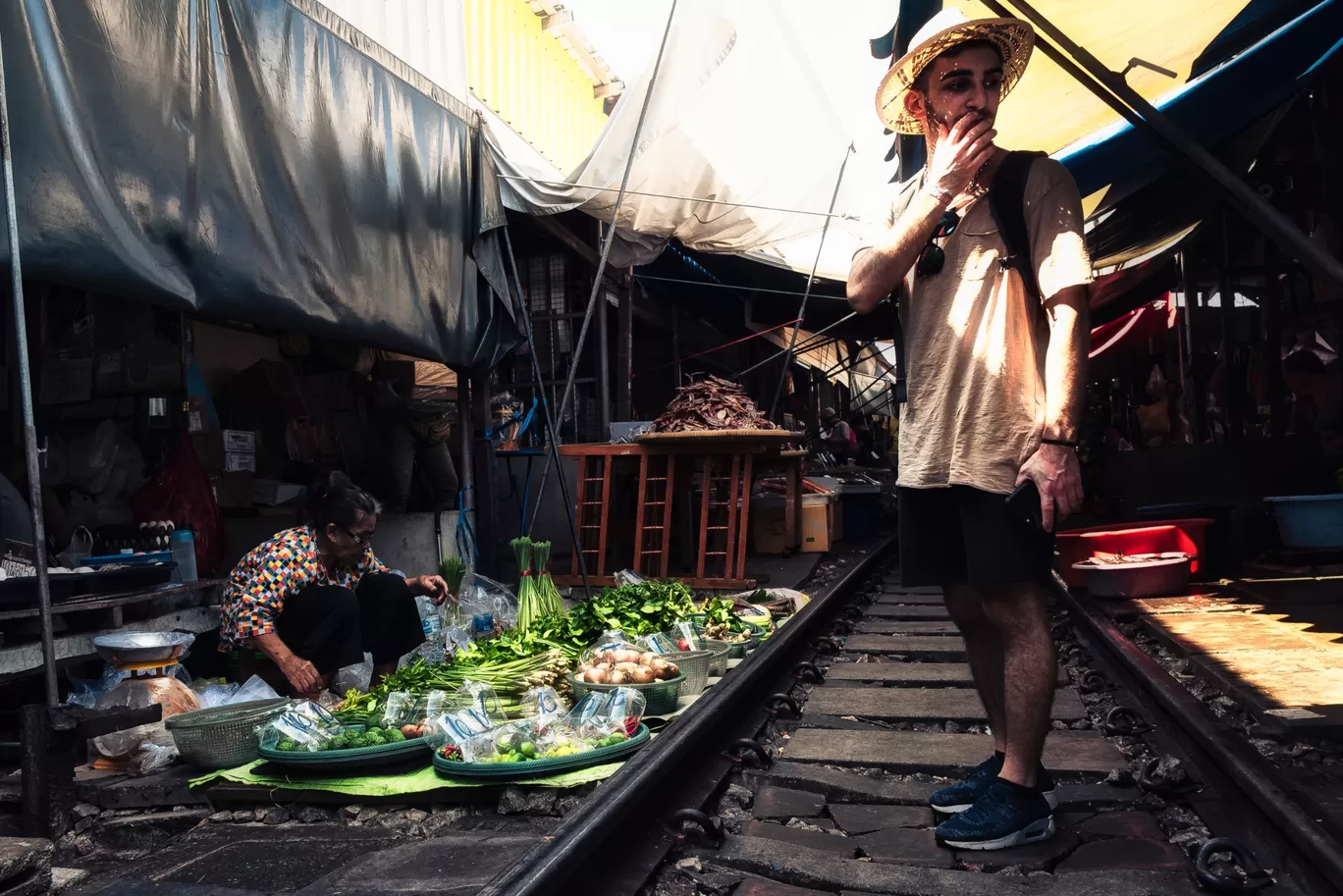 Photo of กาแฟสดรถไฟ Coffee In Train (Maeklong Railway Market) By MAYANK PATEL